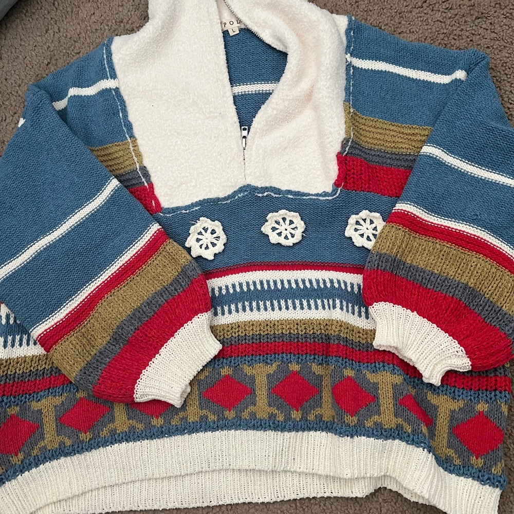 Pol White and Blue Knit Sweater - Picture 2 of 3